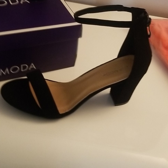 Shoes - Picture 2 of 3